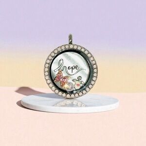 Origami Owl Large Twist Locket w/plate & charms